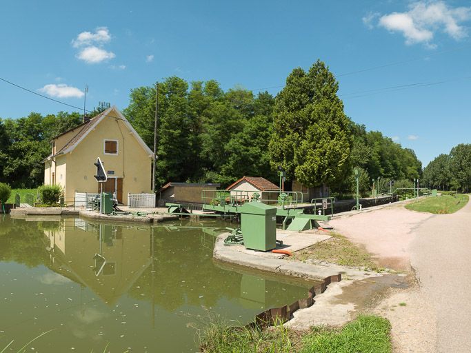 site de l'écluse 25 du versant Océan ; dite de ou du Mont (canal du Centre)