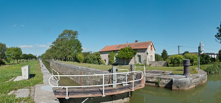 site de l'écluse 02 du versant Yonne, dite des Lauchères (canal de Bourgogne)
