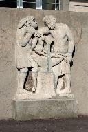 haut-relief : La Forge (ou L'Apprentissage)