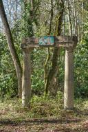 portique dorique à la lionne blessée