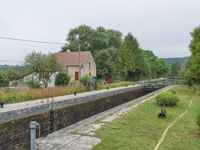 site de l'écluse 56, dite de la Place (canal du Nivernais)
