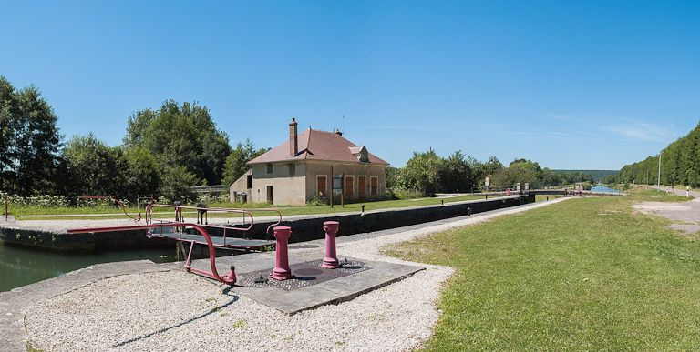 site de l'écluse 70 du versant Yonne, dite de Rougemont (canal de Bourgogne)