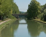 pont ferroviaire isolé (canal de Bourgogne)