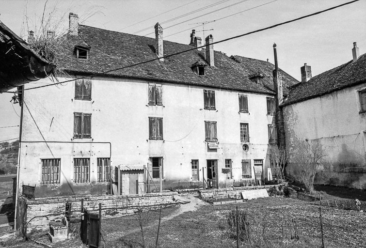 forges de Chenecey, puis tréfilerie, actuellement centrale hydroélectrique