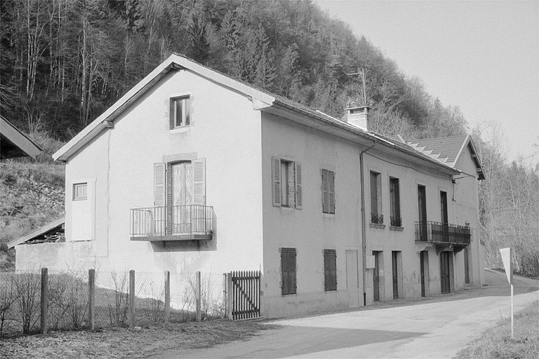 usine de taille de pierre pour la joaillerie et l'industrie des Ets Pierre Ciancia et Fils