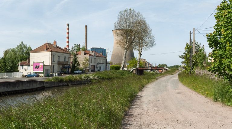 pont routier isolé de Lucy (canal du Centre)