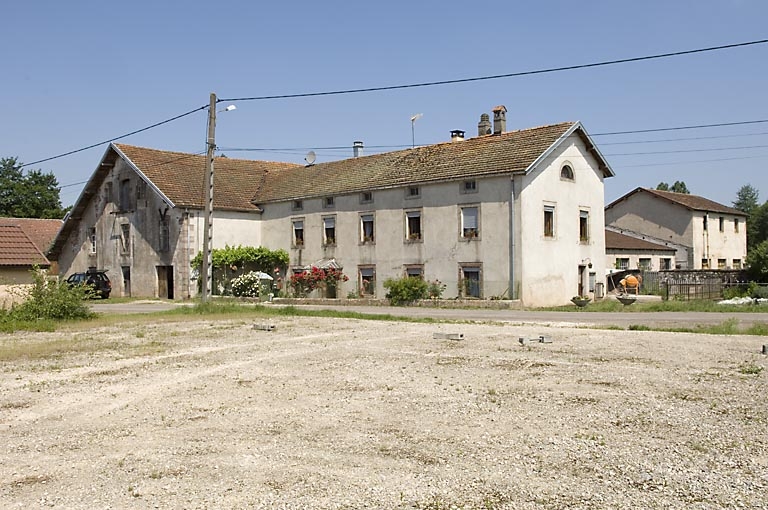moulin à farine Deharbe, puis moulin à papier Hirsch, puis féculerie Brueder, puis usine de préparation de produits textiles (retorderie) Dorget