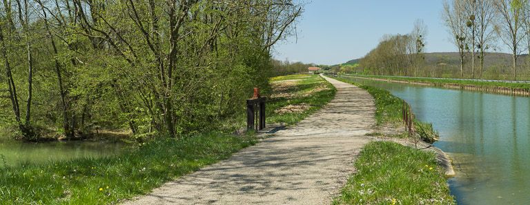 déversoir de fond (canal de Bourgogne)