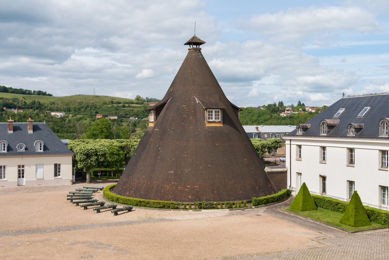 four industriel puis théâtre de société du Château de la Verrerie ou Petit Théâtre
