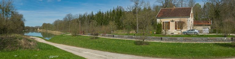 site de l'écluse 100 du versant Yonne, dite de Flogny 1ère (canal de Bourgogne)