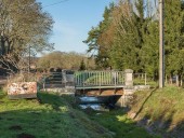 pont routier isolé (canal de Bourgogne)