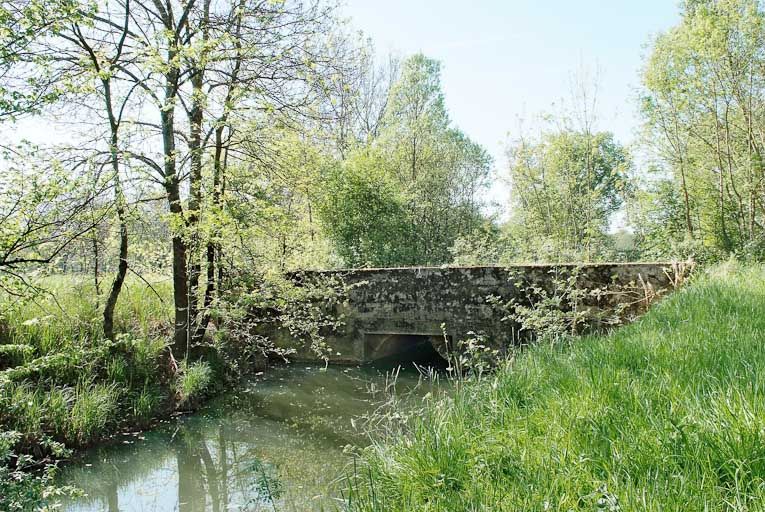 ponceau, pont de la Beine ; de Bened (la Seille canalisée)