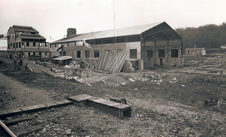 usine de fabrication et distillation des goudrons de la Société des Schistes et Pétroles de Franche-Comté