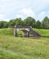 pont routier isolé de Mougny (canal du Nivernais)
