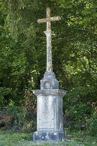 croix de chemin dite croix Sainte-Anne