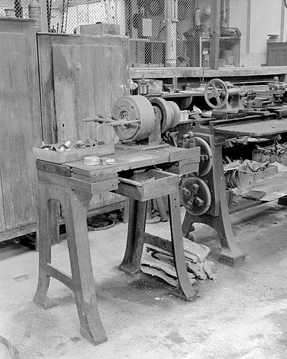 1ère machine à usiner par outil de coupe