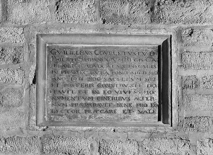 2e plaque commémorative