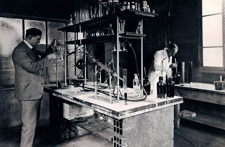 usine de fabrication et distillation des goudrons de la Société des Schistes et Pétroles de Franche-Comté