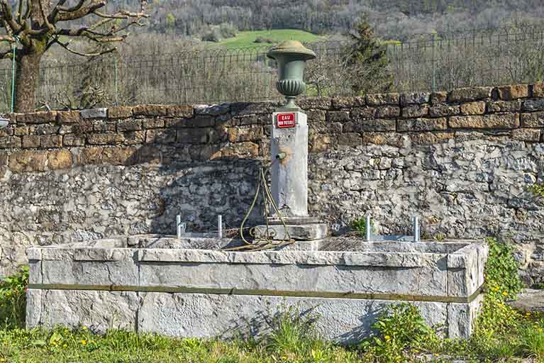 fontaine et abreuvoir de Blegny