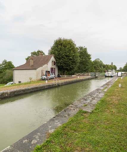site de l'écluse 32 du versant Loire, dite de Roche (canal du Nivernais)
