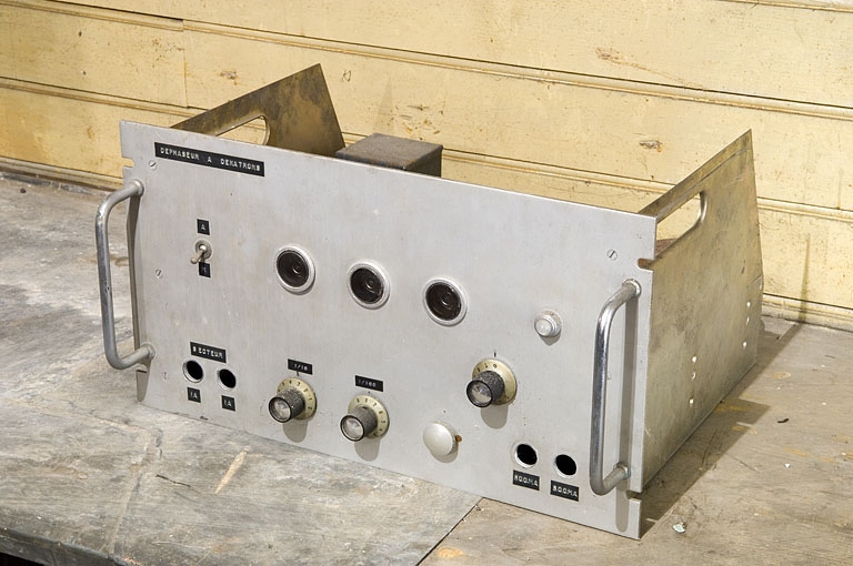 instrument de mesure du temps et générateur électrique (déphaseur à décatrons)
