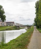 pont routier isolé (canal de Bourgogne)