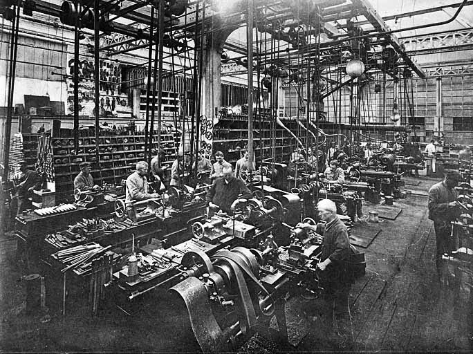 usine de construction mécanique et électrique de la Société alsacienne de Constructions mécaniques (SACM), puis Alsthom, puis Alsthom-Atlantique, puis GEC-Alsthom, actuellement Alstom