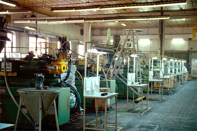 fonderie, usine de matériel d'équipement industriel dite Fonderie des Ateliers Lacroix, actuellement usine de pièces détachées en matière plastique des Ets Mayet