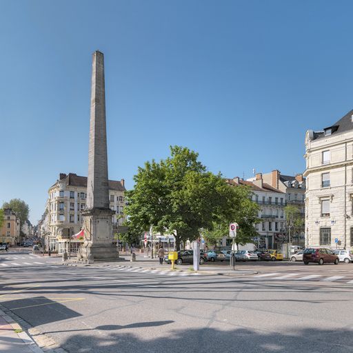 obélisque (canal du Centre)