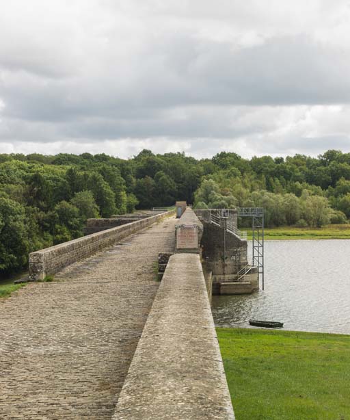 barrage du réservoir de Chazilly (canal de Bourgogne)
