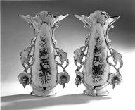 1er ensemble de 2 vases à fleurs