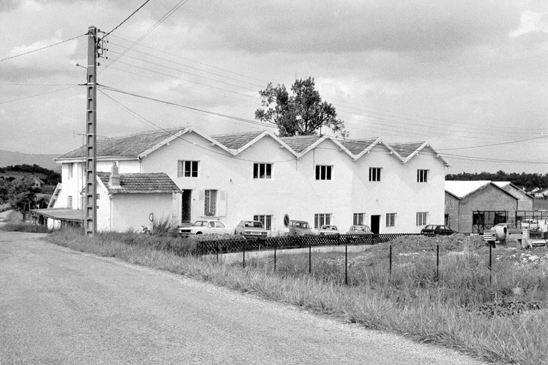 conserverie (choucrouterie), puis usine de confection, actuellement logement
