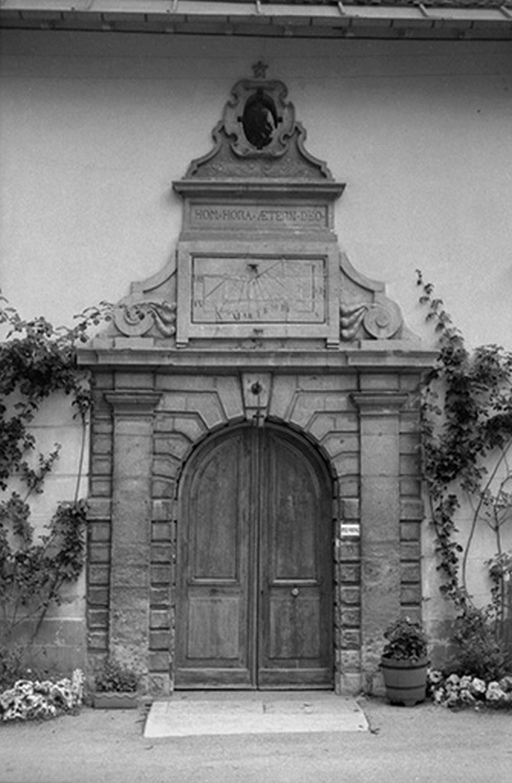 couvent des Augustins, puis distillerie Pernod, puis Parrot et Bazinet, actuellement lycée et collège des Augustins