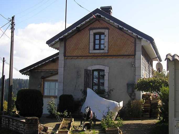 maison de garde-barrière