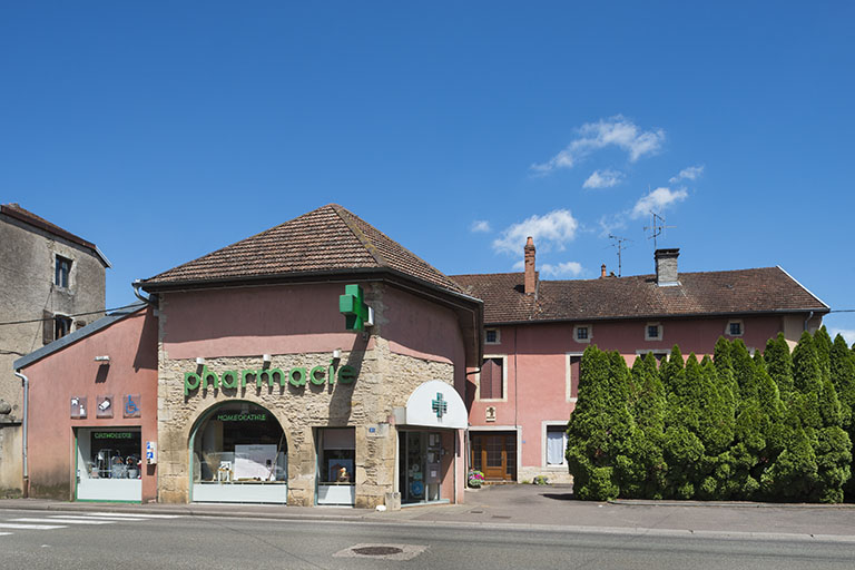 maison et magasin de commerce 21 rue Armand-Paulmard
