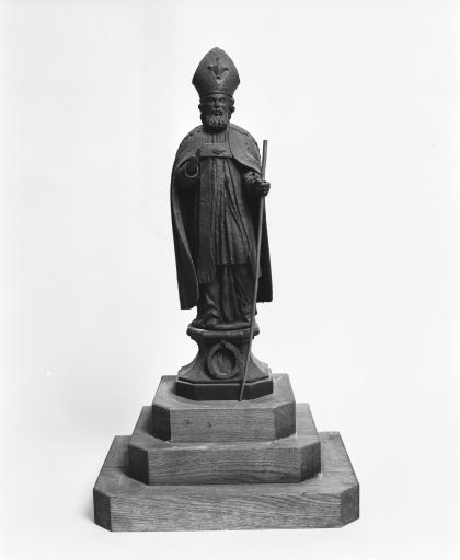 statuette : saint évêque