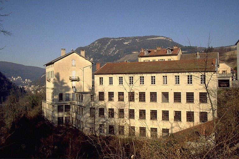 usine de taille de pierre pour la joaillerie et l'industrie des Ets Fernand Joly