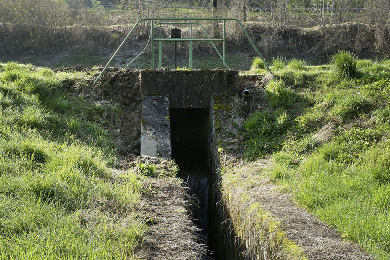 déversoir de superficie (canal de Bourgogne)