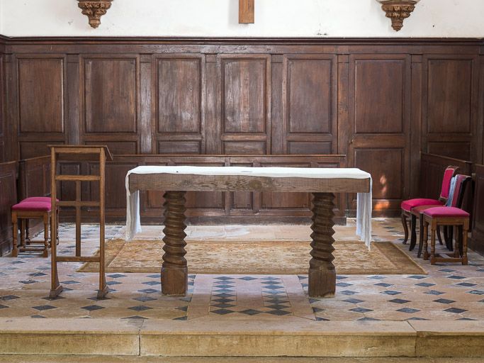 lambris de demi-revêtement avec bancs de choeur et stalles de célébrant (2)