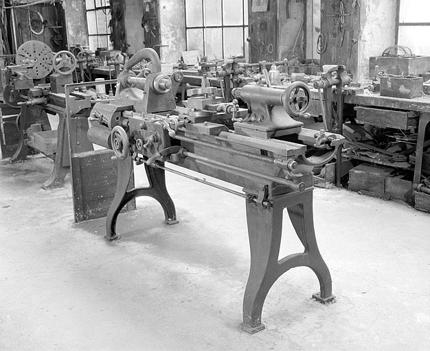 2e machine à tourner (tour à charioter et tour à fileter)