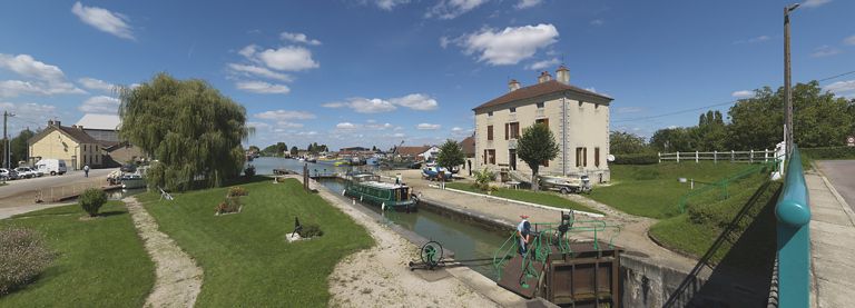 site de l'écluse 76 du versant Saône, dite de Saint-Jean-de-Losne (canal de Bourgogne)