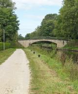 pont routier isolé du Moulin Jacquot (canal du Nivernais)