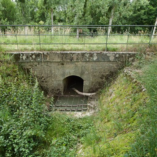 ouvrage lié à l'alimentation en eau (canal de Bourgogne)
