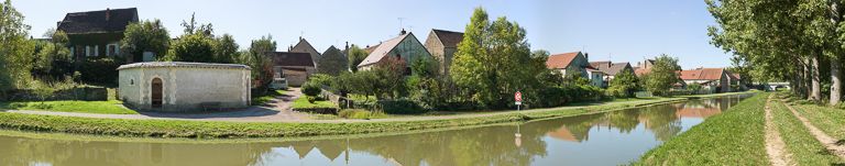 lavoir et abreuvoir de Villiers-sur-Yonne (activités liées au canal du Nivernais)