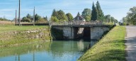 pont routier sur l'écluse 106-107 du versant Yonne (canal de Bourgogne)