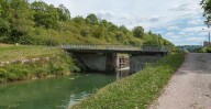 pont routier sur l'écluse 76 du versant Yonne (canal de Bourgogne)