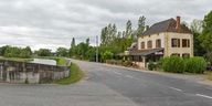 restaurant appelé auberge de Digoine (paysages du canal du Centre)