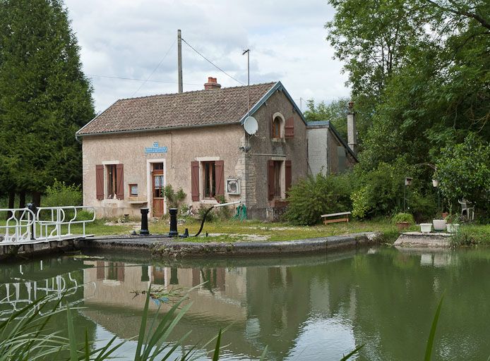 site de l'écluse 35 du versant Saône, dite de Champagne (canal de Bourgogne)