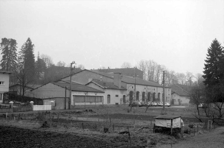 fonderie, usine de matériel d'équipement industriel dite Fonderie des Ateliers Lacroix, actuellement usine de pièces détachées en matière plastique des Ets Mayet