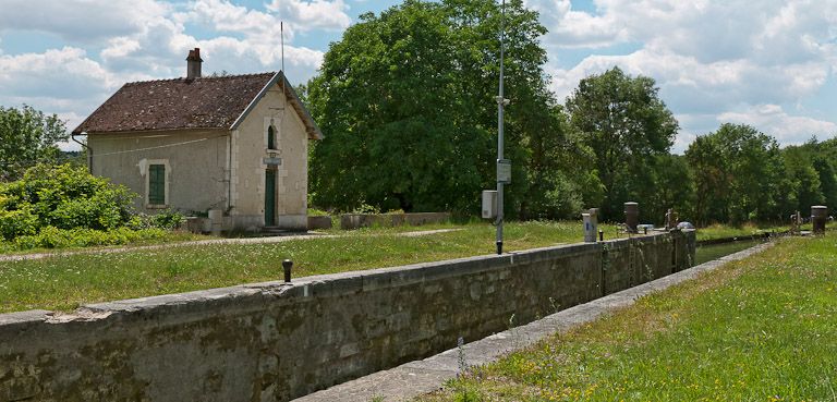 site de l'écluse 83 du versant Yonne, dite de Pacy (canal de Bourgogne)